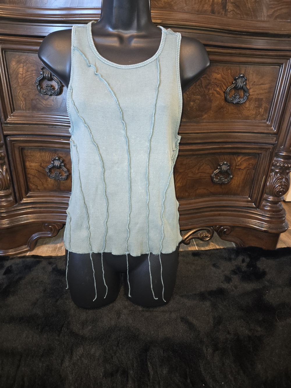 BDG Urban Outfitters Sage Green Ribbed Tank Top Size M Exposed Seam Raw Hem 100%